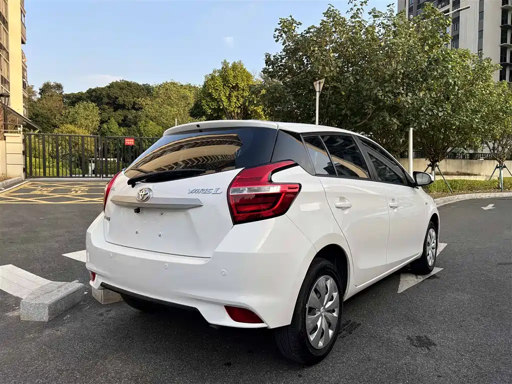 Toyota Yaris L 2019 — фото 8