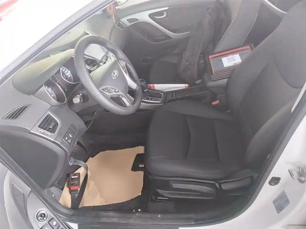Hyundai Elantra Langdong 2016 — фото 15