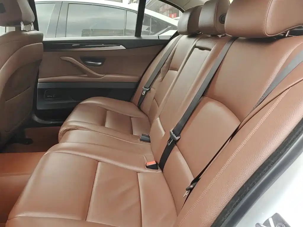 BMW 5 Series 2016 — фото 17