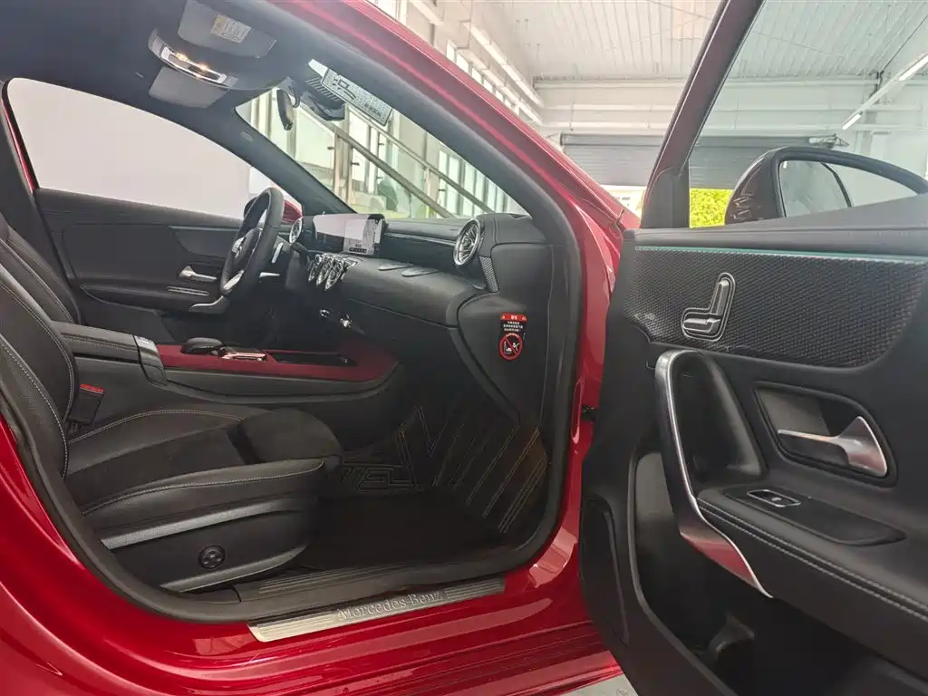 Mercedes-Benz A-Class 2021 — фото 12