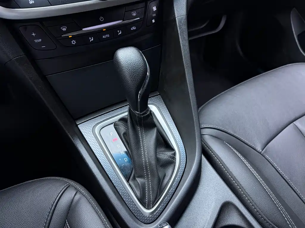 Buick Excelle 2019 — фото 12