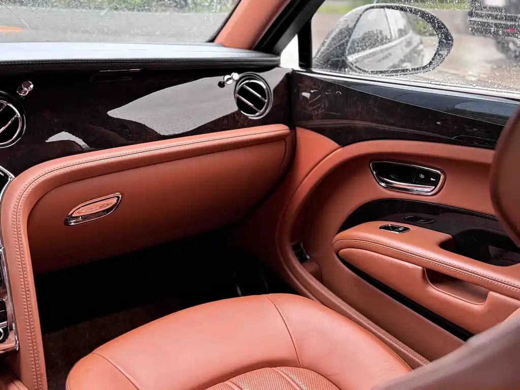Bentley Mulsanne 2015 — фото 4