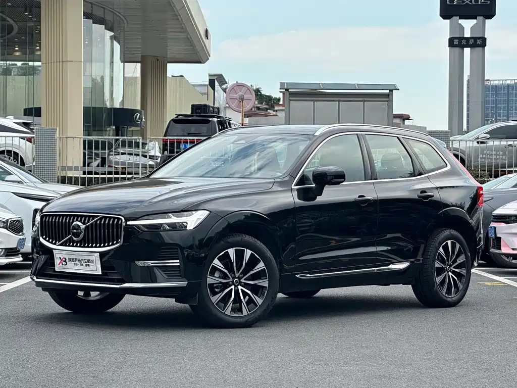 Volvo XC60 2024 — фото 1