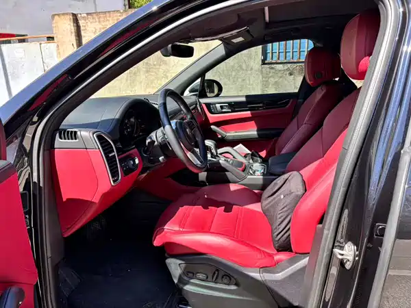 Porsche Cayenne 2022