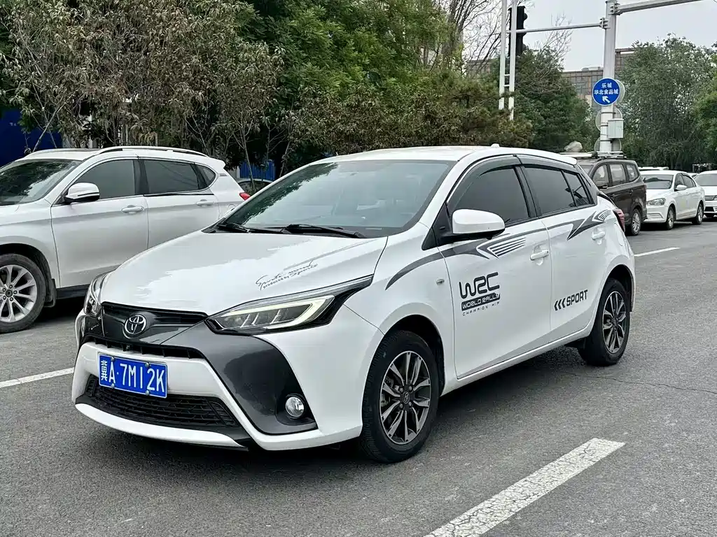 Toyota Yaris L 2019 — фото 1