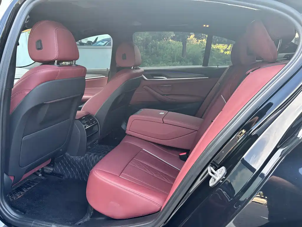 BMW 5 Series 2023 — фото 13