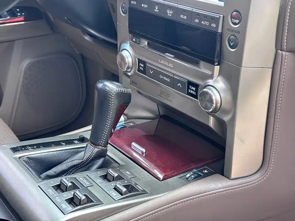 Lexus GX 2016 — фото 10