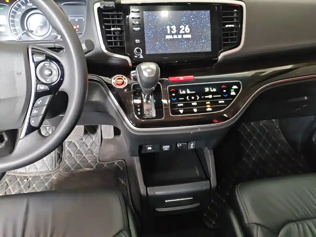 Honda Odyssey 2021 — фото 10