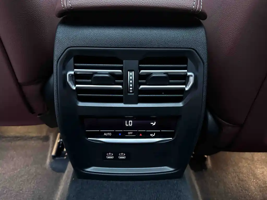 BMW 3 Series 2023 — фото 18