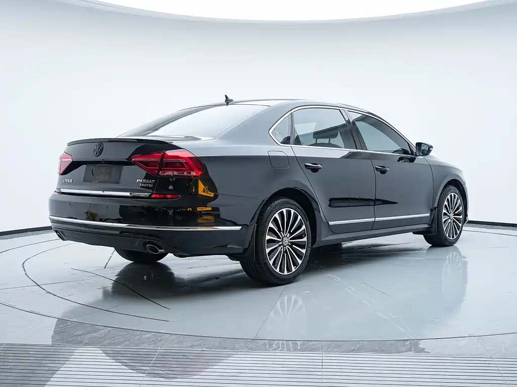 Volkswagen Passat 2017 — фото 24