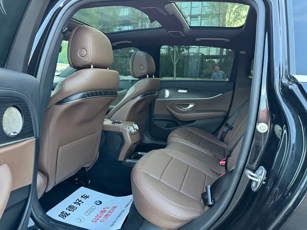 Mercedes-Benz E-Class 2020 — фото 11