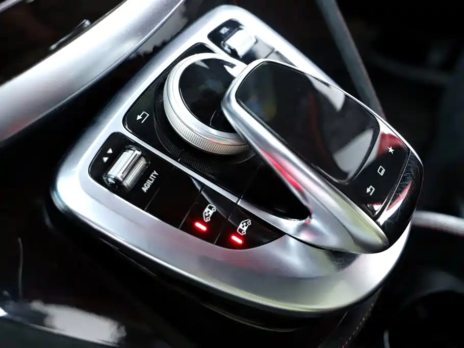 Mercedes-Benz V-Class 2016 — фото 12
