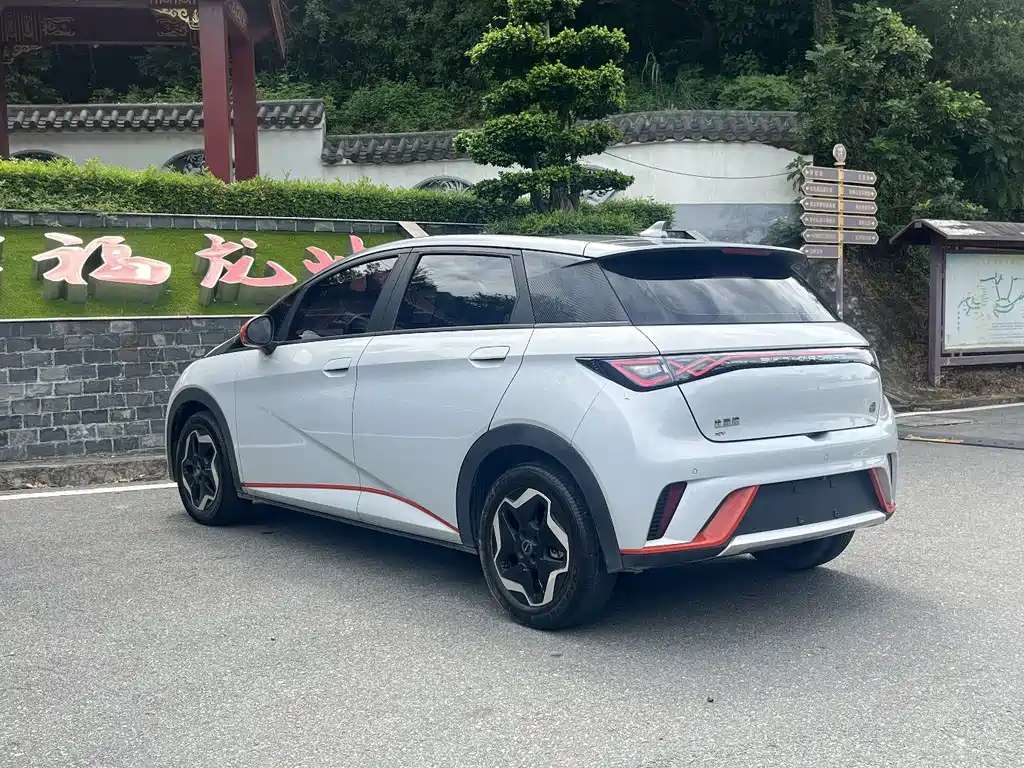 BYD Dolphin 2022 — фото 10