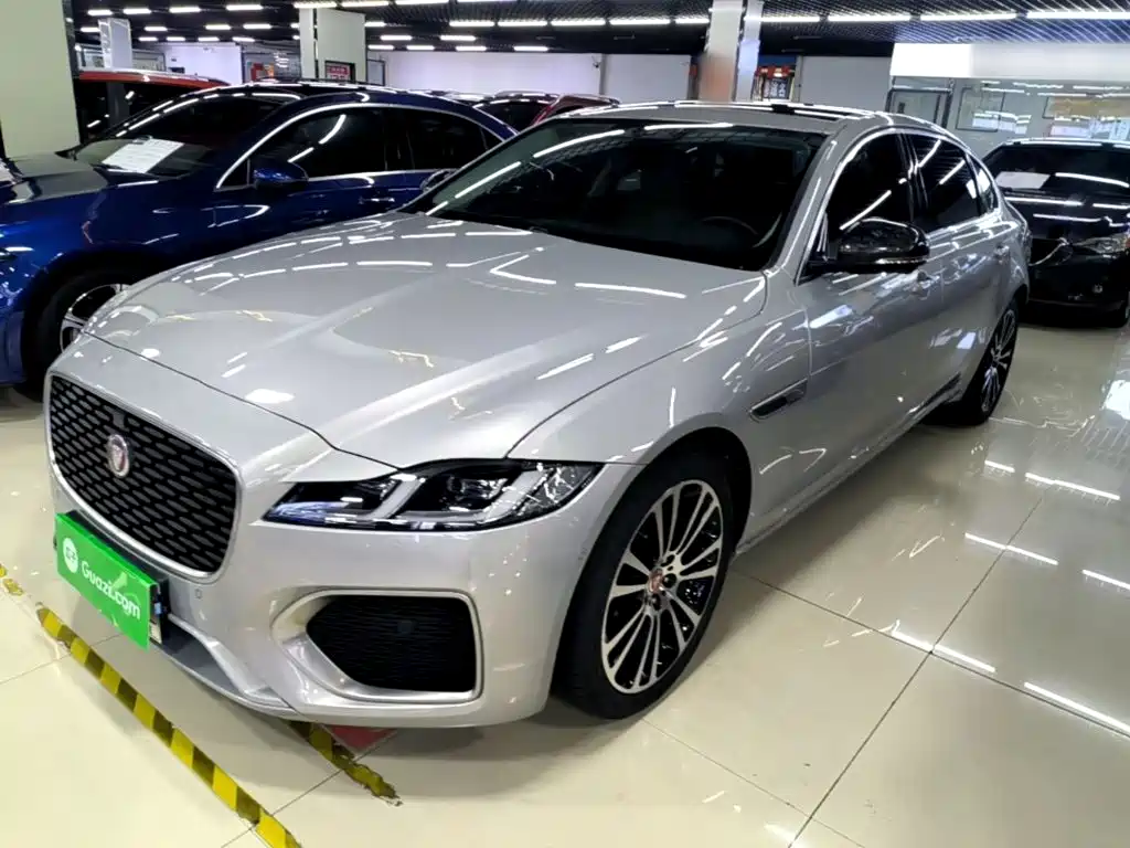 Jaguar XFL 2025 — фото 1