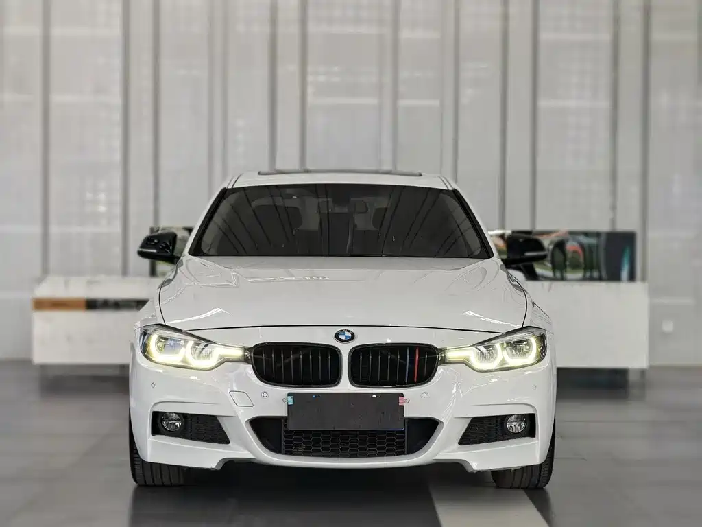 BMW 3 Series 2018 — фото 2
