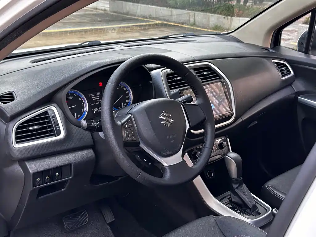 Suzuki S-Cross 2014 — фото 15