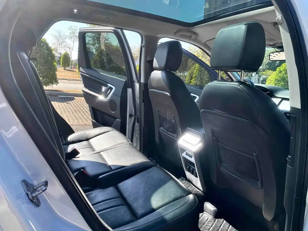 Land Rover Discovery Sport 2018 — фото 14