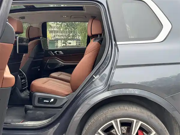 BMW X7 2021
