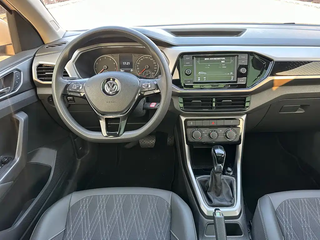 Volkswagen T-Cross 2020 — фото 11