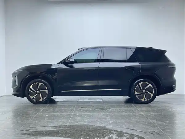 NIO ES8 2024