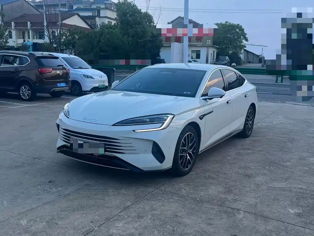 BYD Seal 07 DM-i 2025 — фото 1