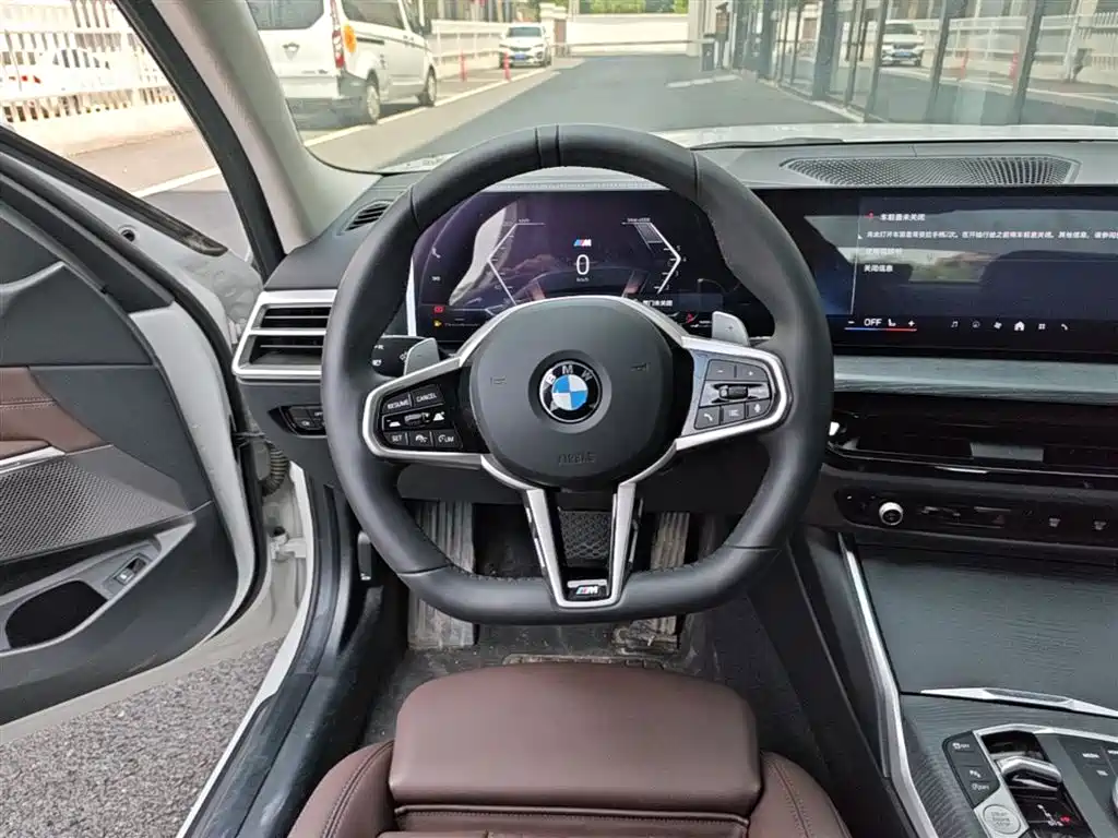 BMW 3 Series 2025 — фото 17