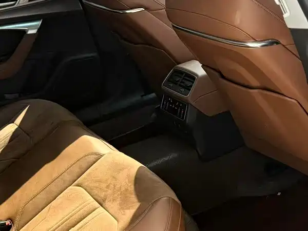 Audi A7L 2024