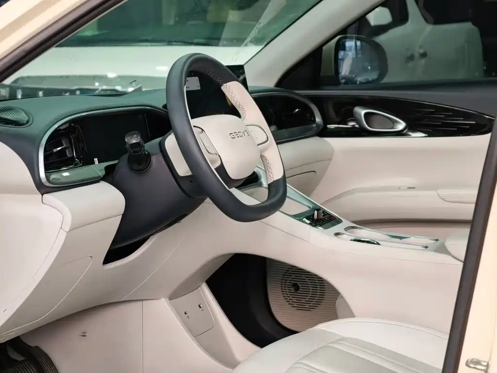 Geely Galaxy Starwish 2025 — фото 13