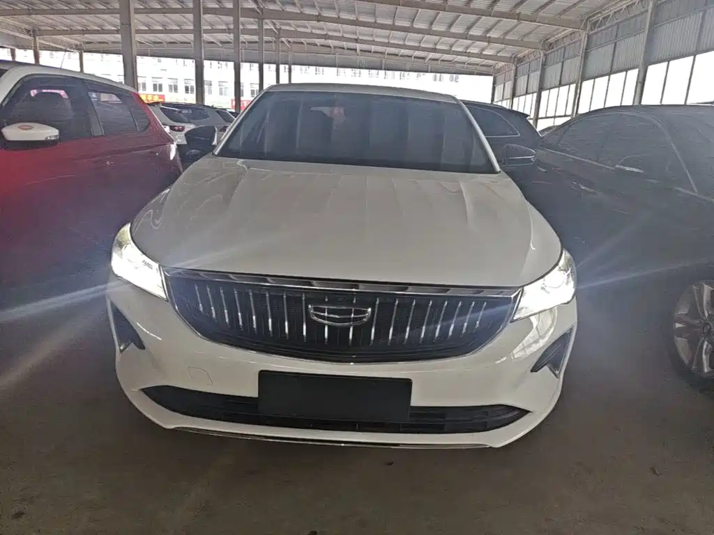 Geely Emgrand 2021