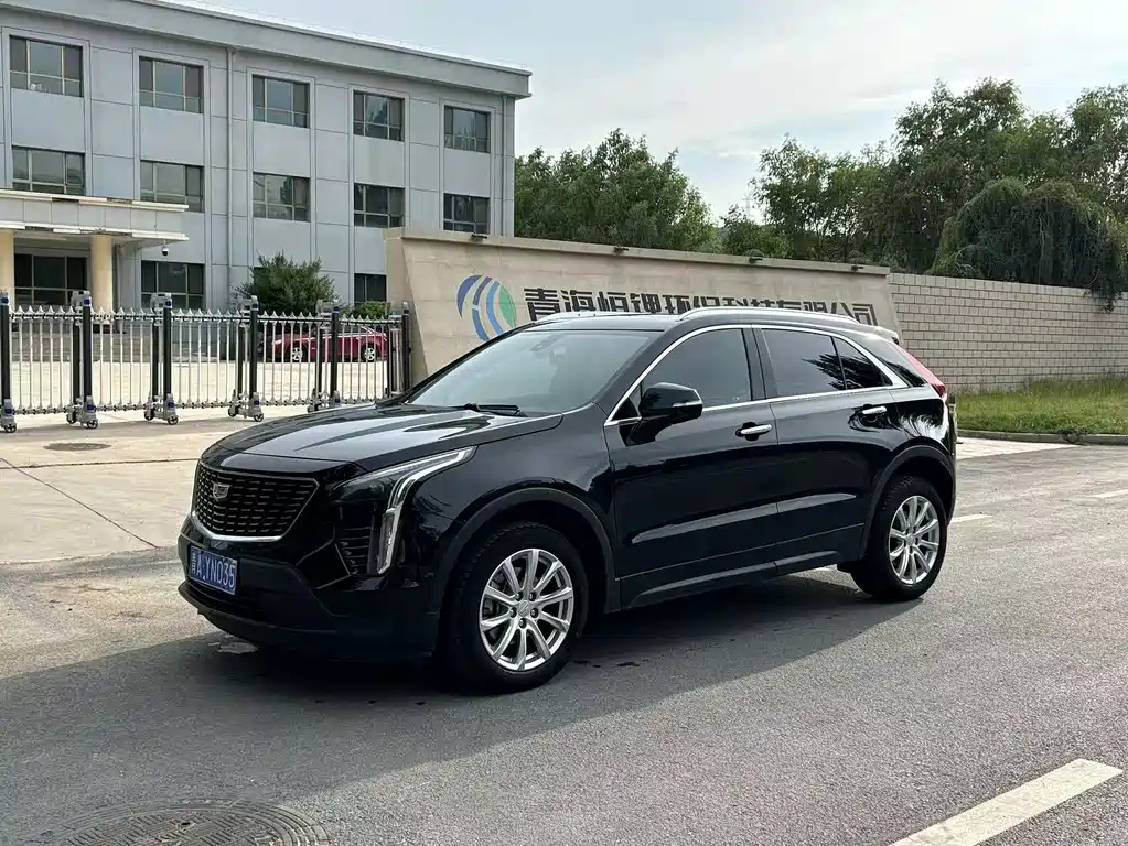 Cadillac XT4 2019 — фото 1