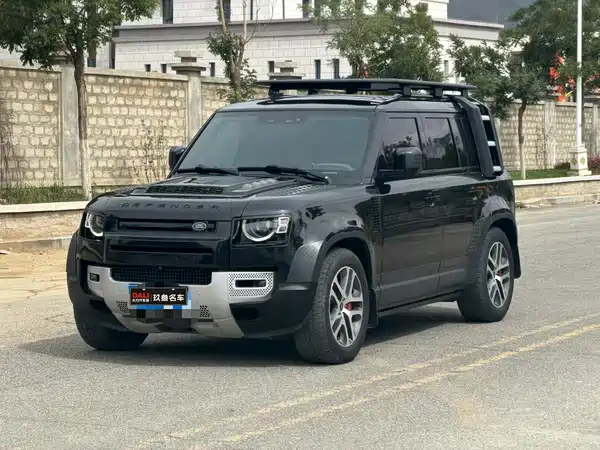 Land Rover Defender 2023