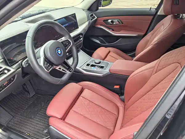 BMW i3 2025