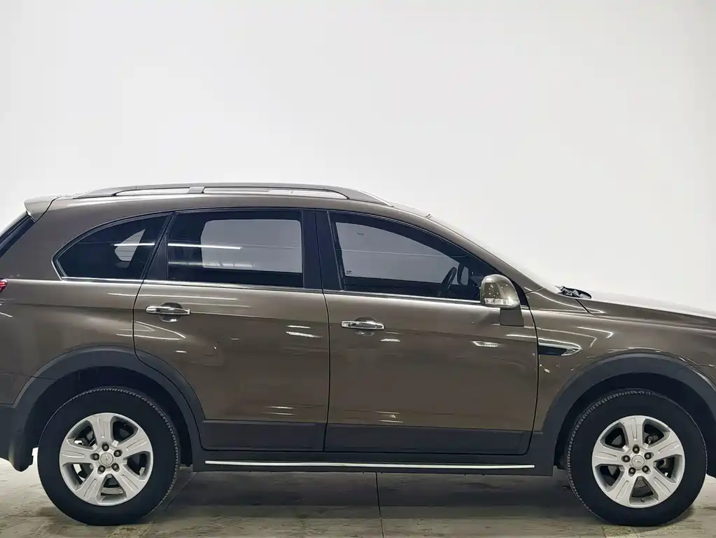 Chevrolet Captiva 2017 — фото 8