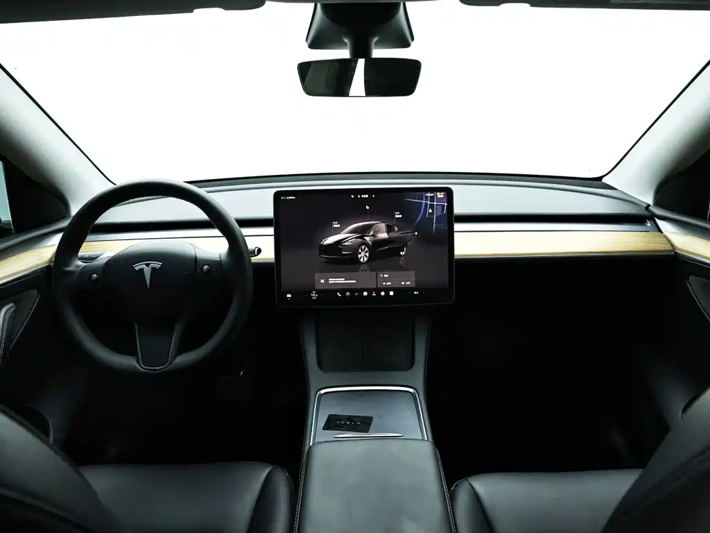 Tesla Model Y 2022 — фото 17