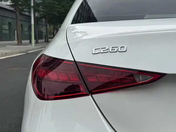Mercedes-Benz C-Class 2024
