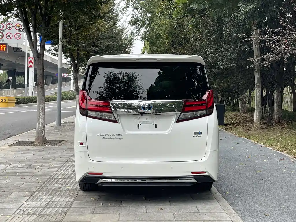 Toyota Vellfire 2022