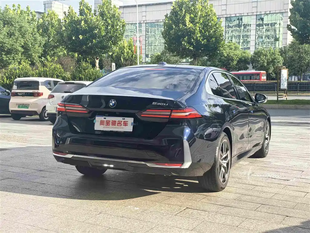 BMW 5 Series 2025