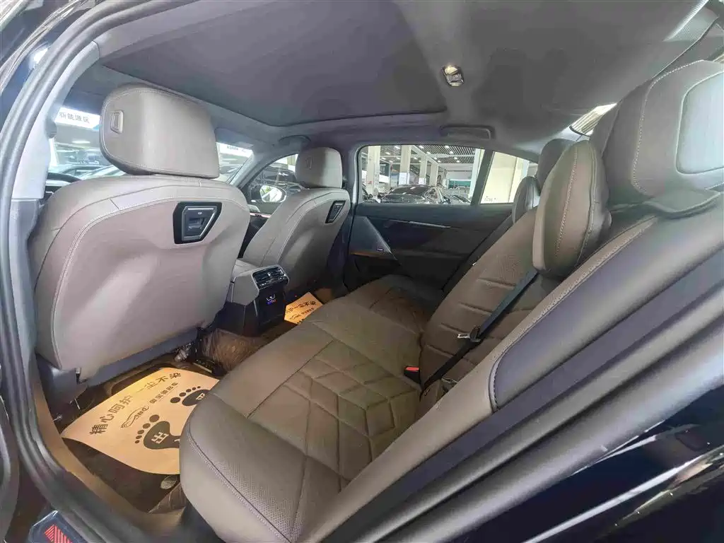 BMW 5 Series 2025
