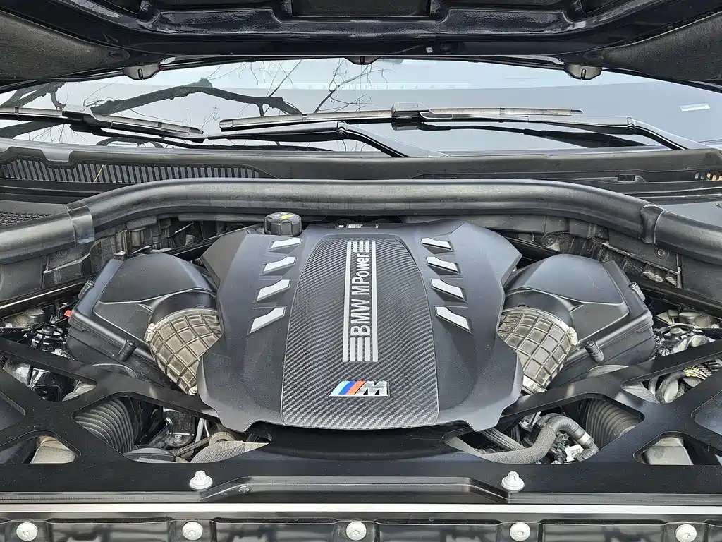BMW X6 M 2023 — фото 23