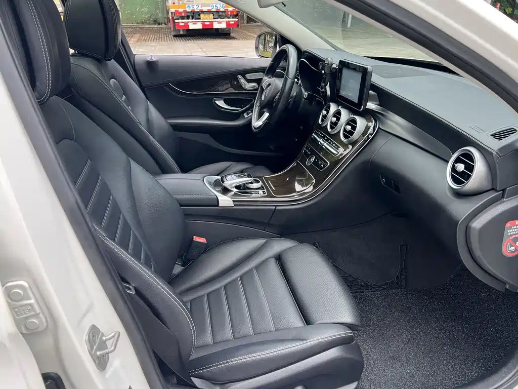 Mercedes-Benz C-Class 2016 — фото 18