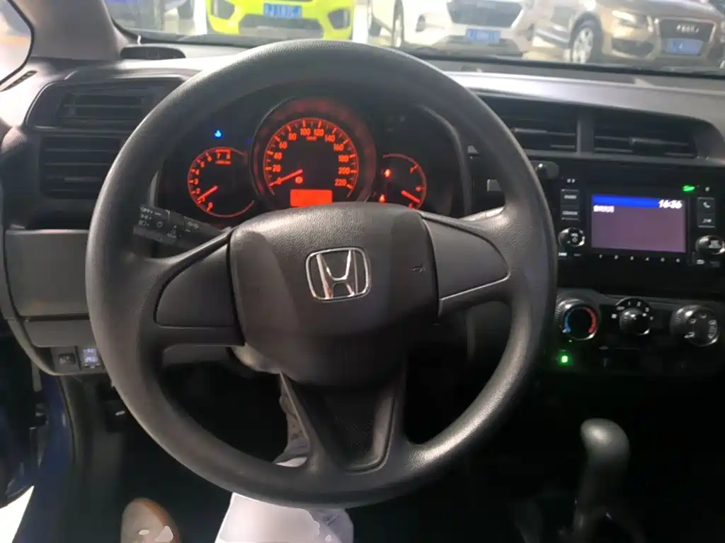 Honda Fit 2018 — фото 11