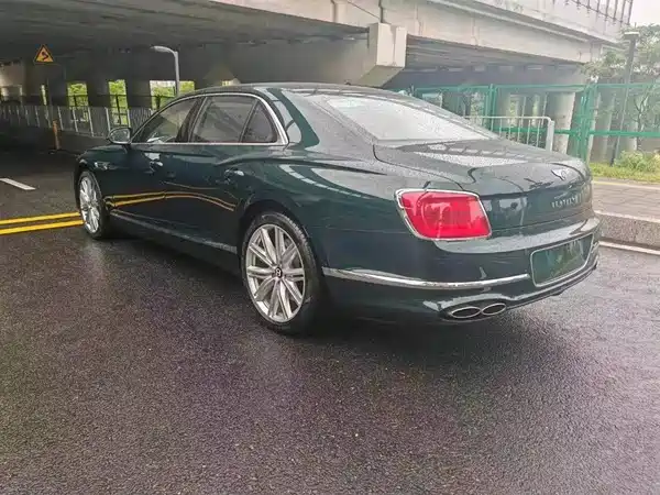 Bentley Flying Spur 2023