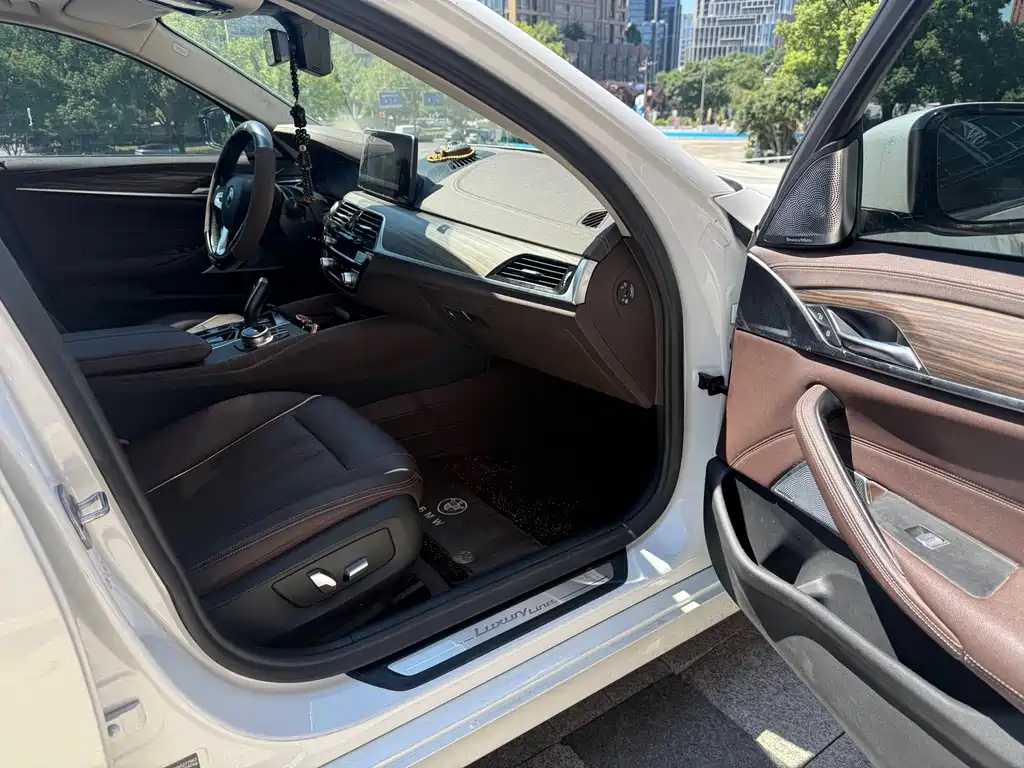 BMW 5 Series New Energy 2021 — фото 12