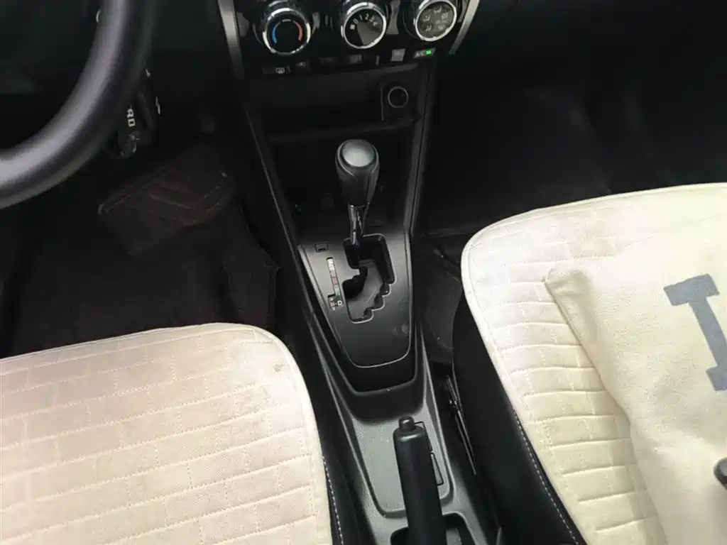 Toyota Yaris L 2019 — фото 14