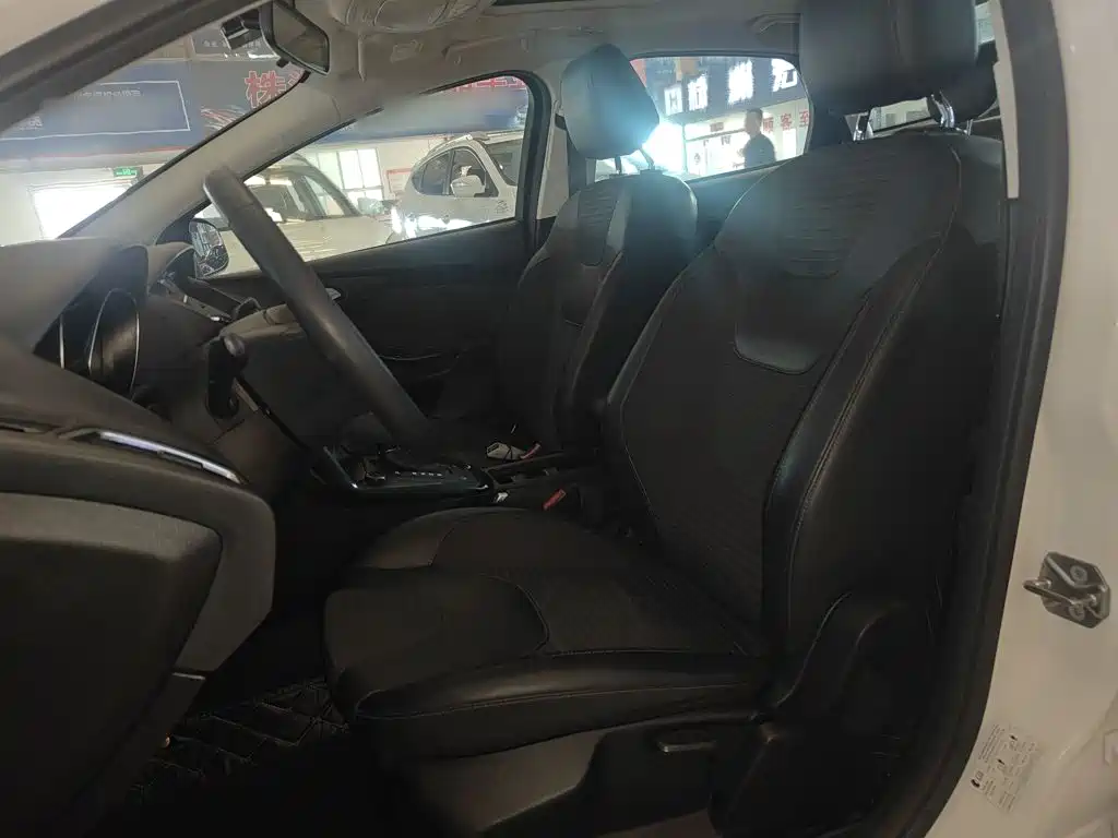 Ford Focus 2017 — фото 11