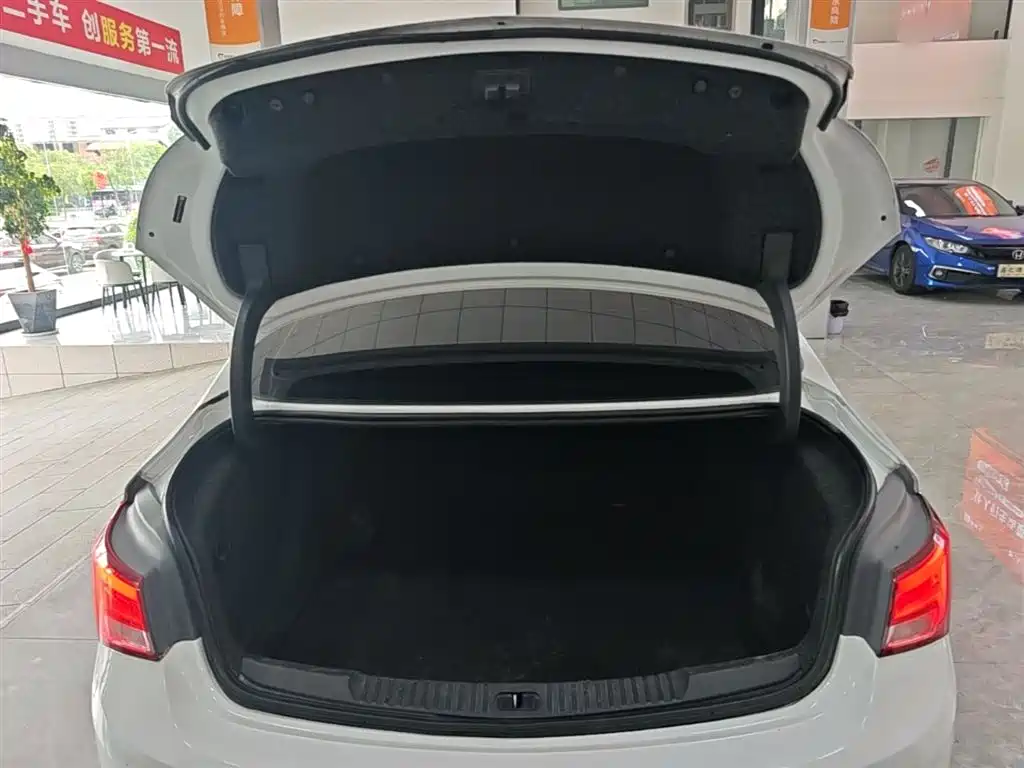 Buick Verano 2018 — фото 19