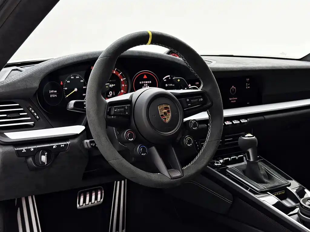 Porsche 911 2025 — фото 17