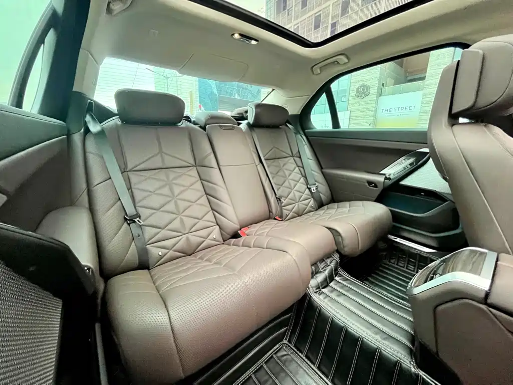 BMW 7 Series 2023 — фото 12