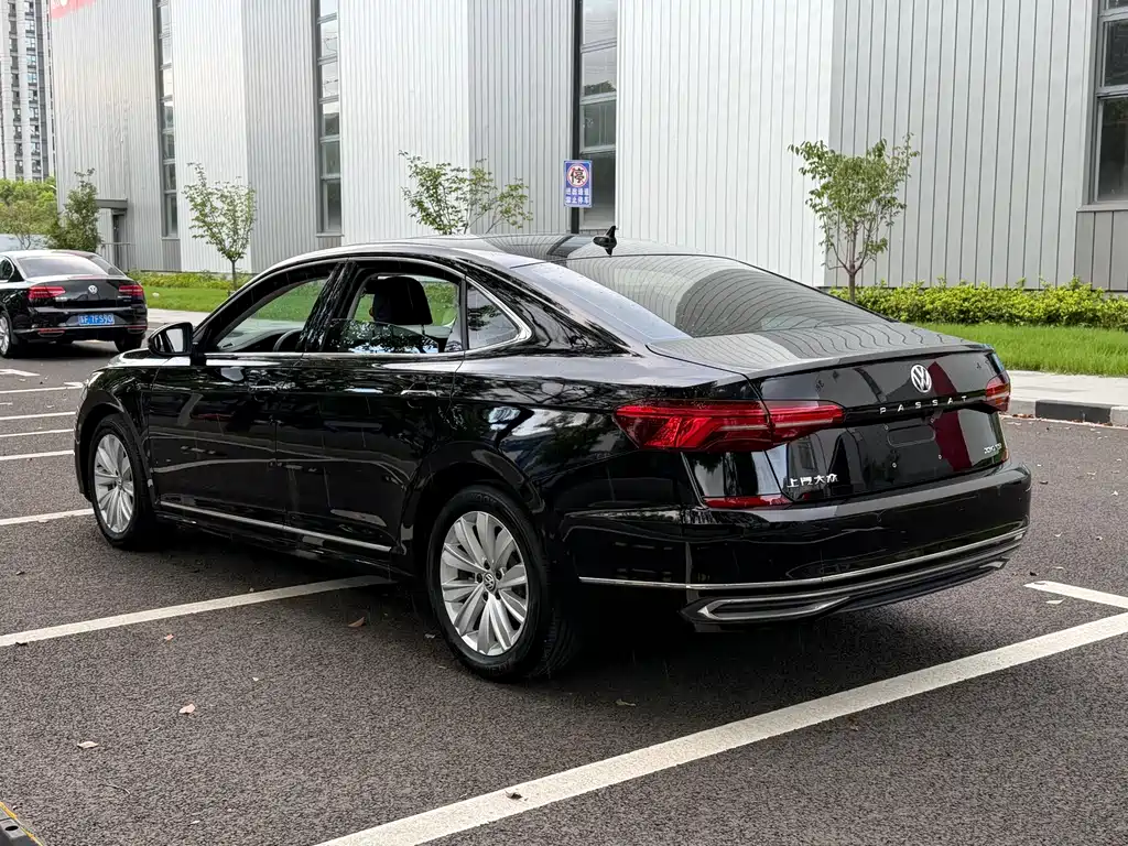 Volkswagen Passat 2020 — фото 6