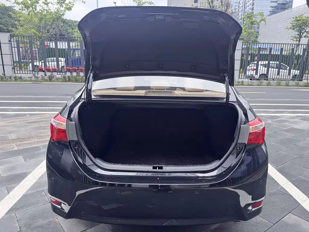 Toyota Corolla 2015 — фото 28